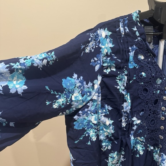 Women's Boho Floral Lace Crochet Trim Blue Tunic Shirt Size 24W Coastal Casual - Picture 4 of 10